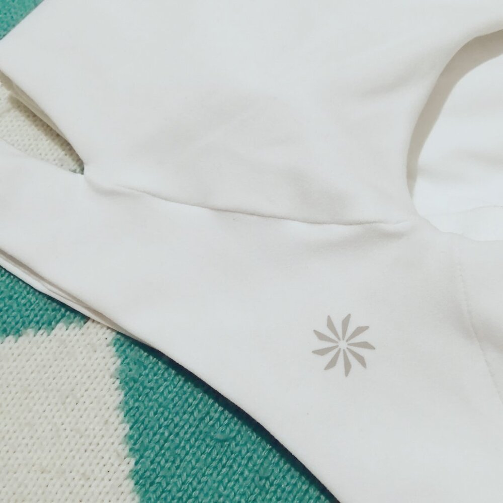 NWT-- Athleta Conscious Cut Out Crop in White, XS - Picture 4 of 11